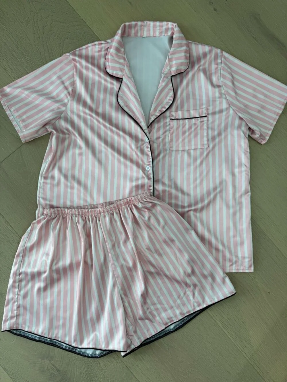 Silky Lounge Pajama Set Short Sleeve Button Up size large